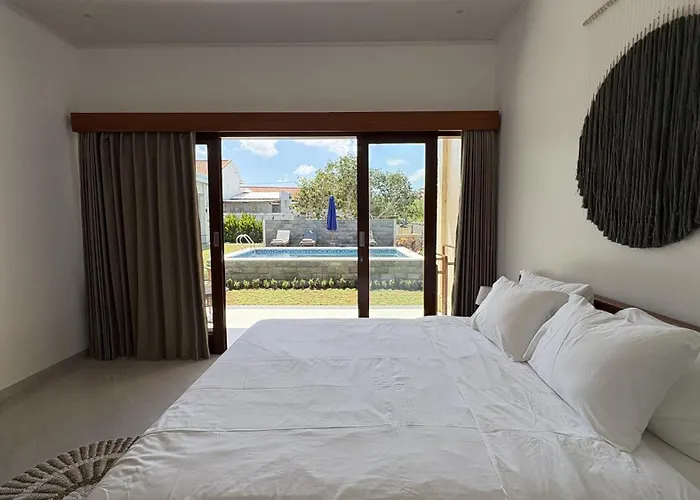 Octa House Pandawa 3*